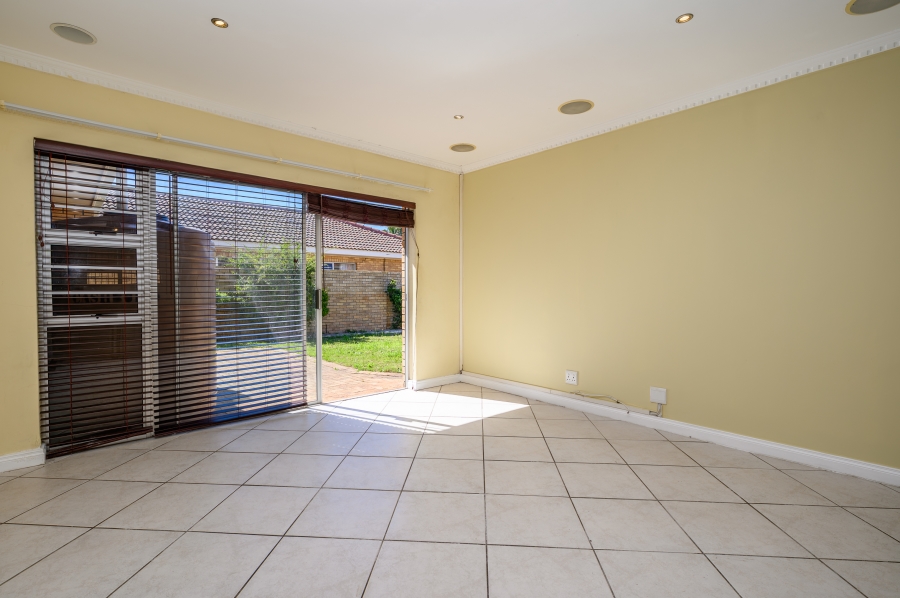3 Bedroom Property for Sale in Summerstrand Eastern Cape